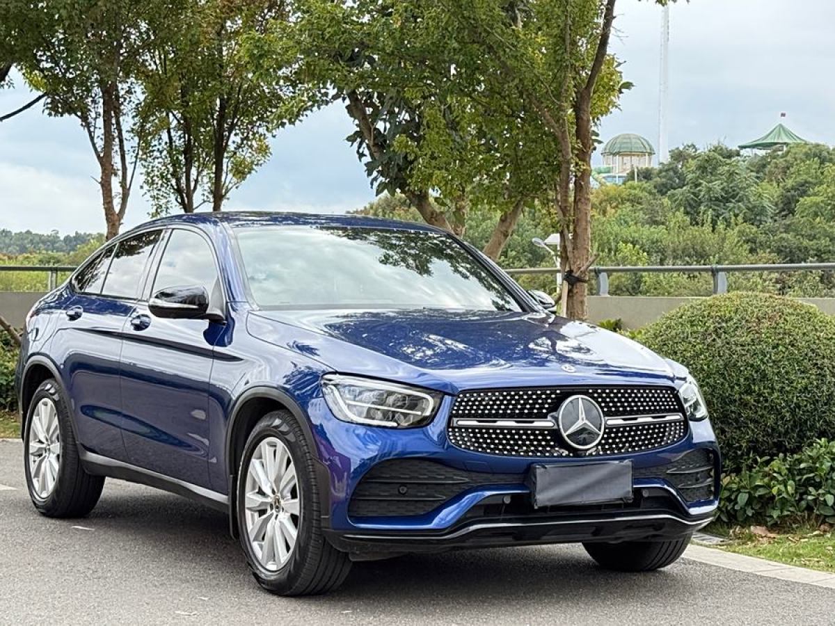 2020年10月奔馳 奔馳GLC  2023款 改款 GLC 260 4MATIC 轎跑SUV