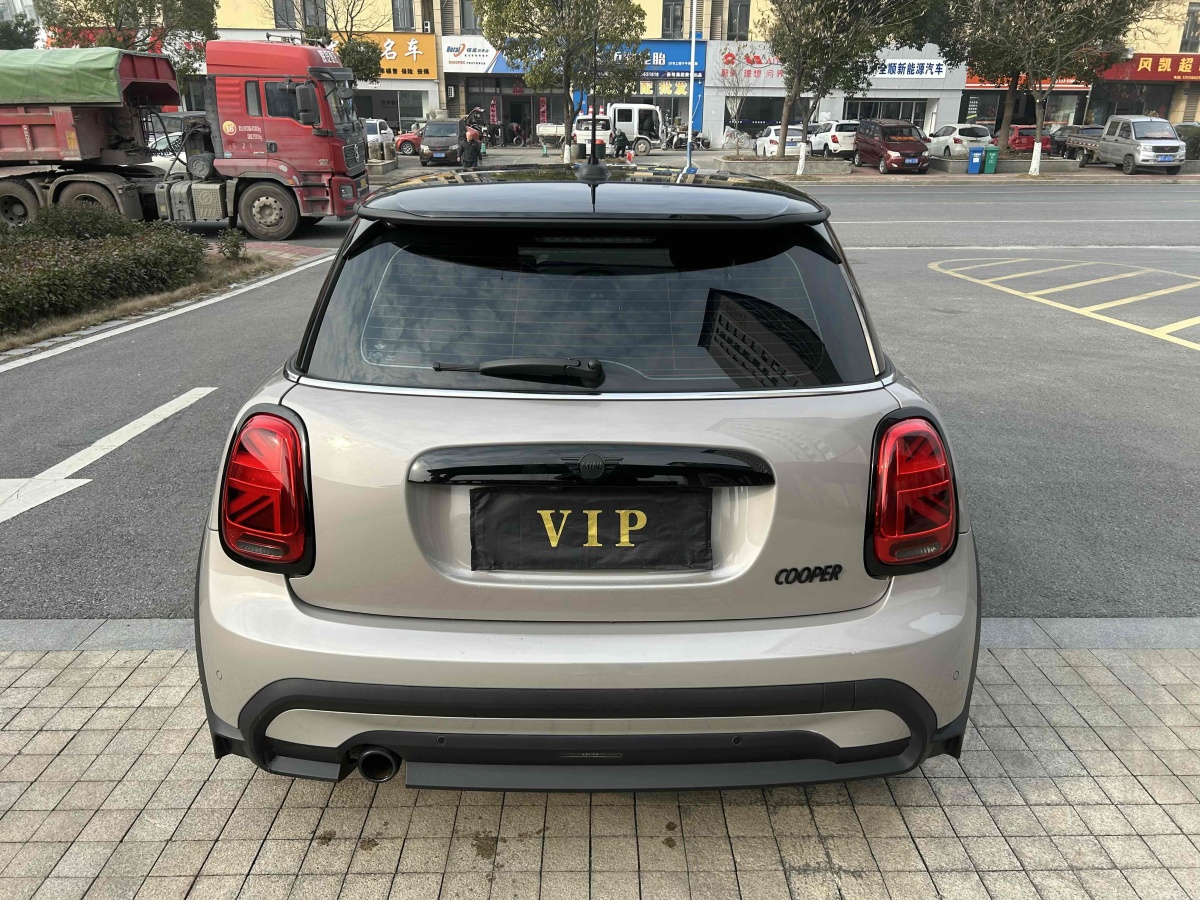 MINI MINI  2022款 改款 1.5T COOPER 藝術(shù)家圖片