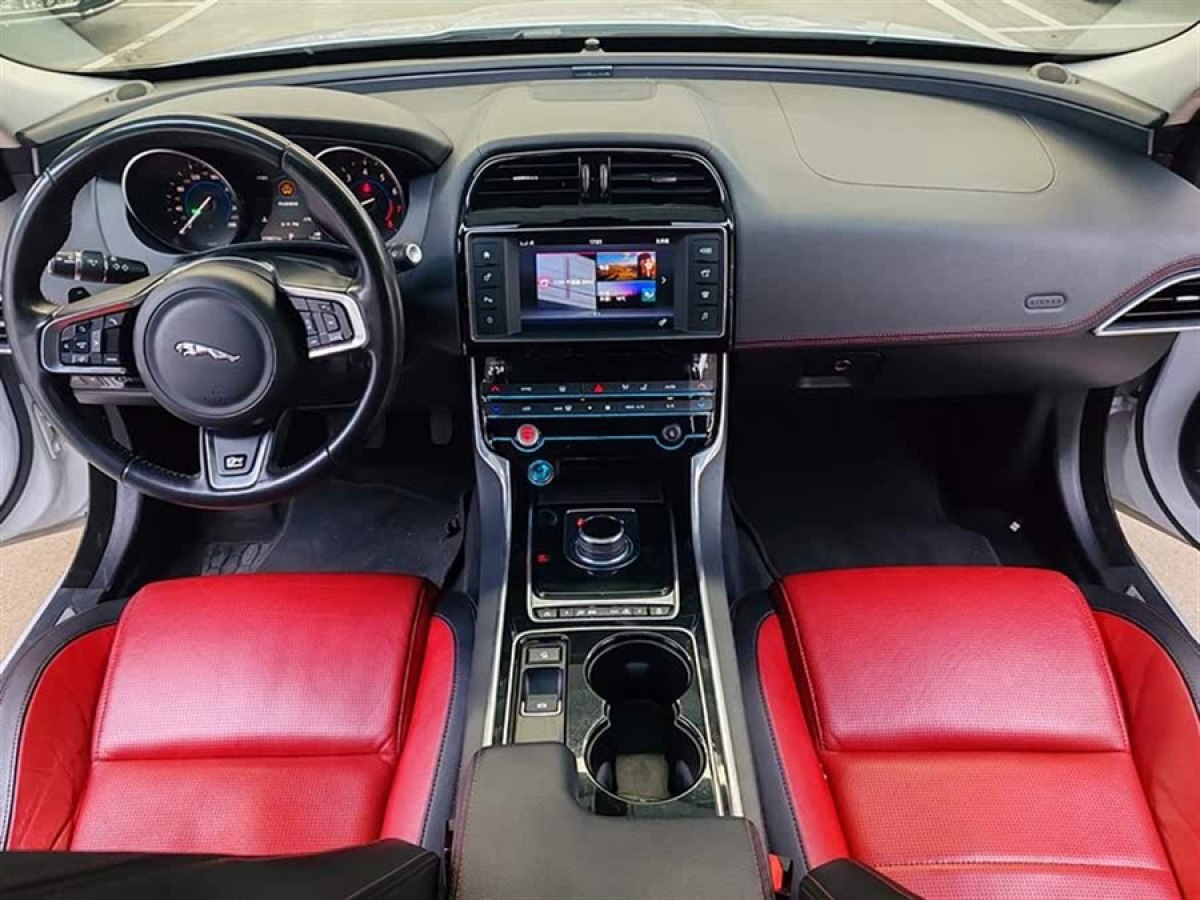 捷豹 XE  2017款 2.0T 200PS R-Sport圖片