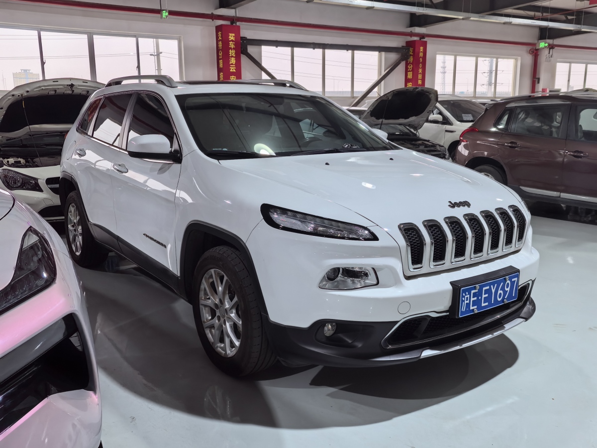 Jeep 自由光  2017款 2.4L 領(lǐng)先智能版圖片