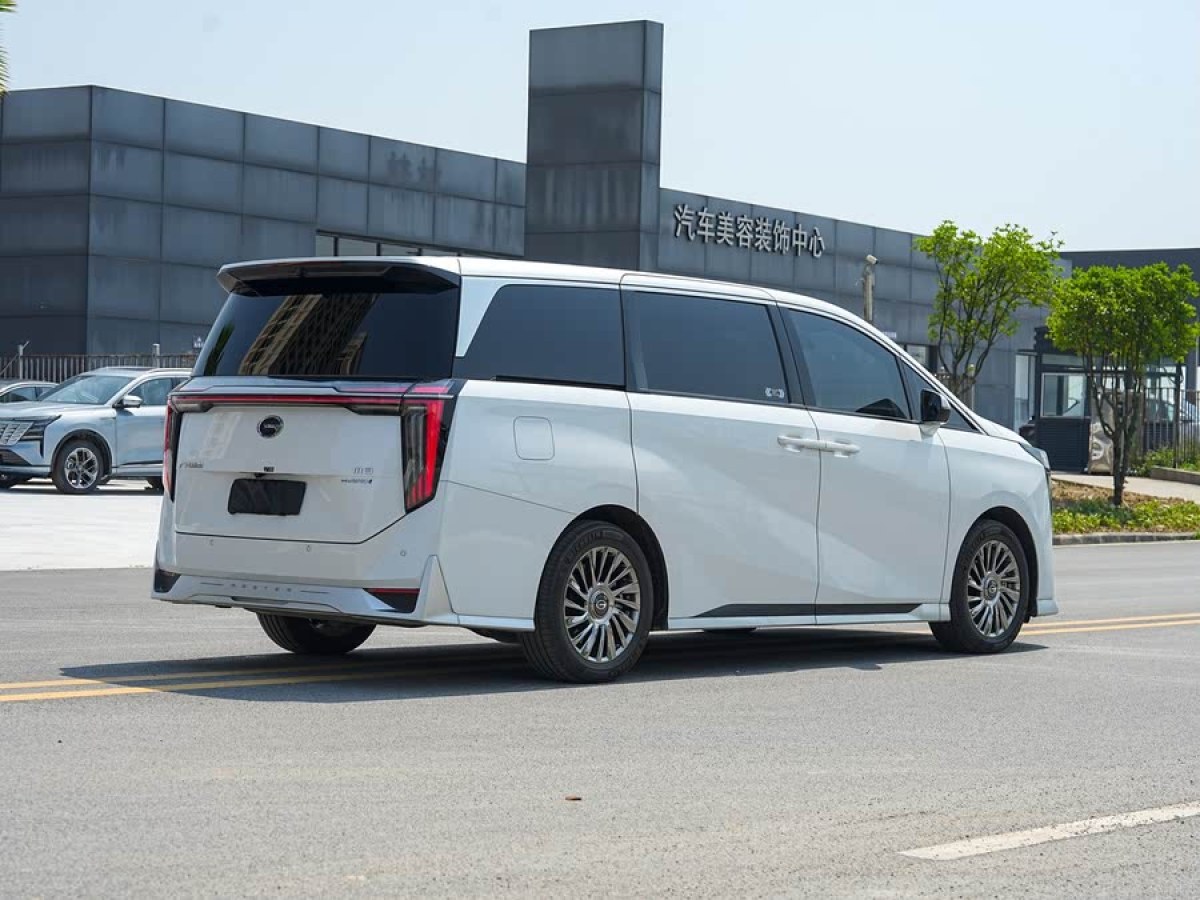 廣汽傳祺 M8  2023款 宗師系列 雙擎 御尊圖片