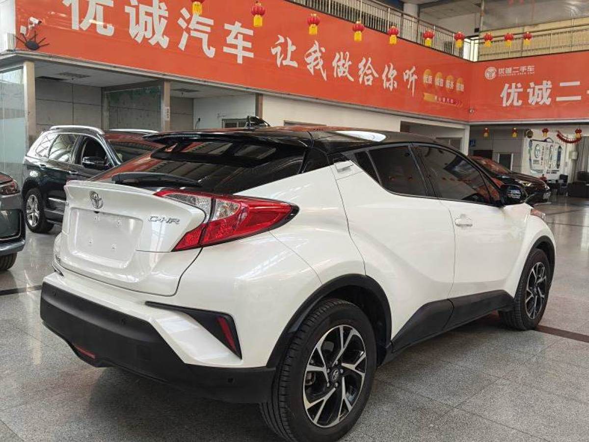 2020年11月豐田 C-HR  2020款 2.0L 領(lǐng)先版