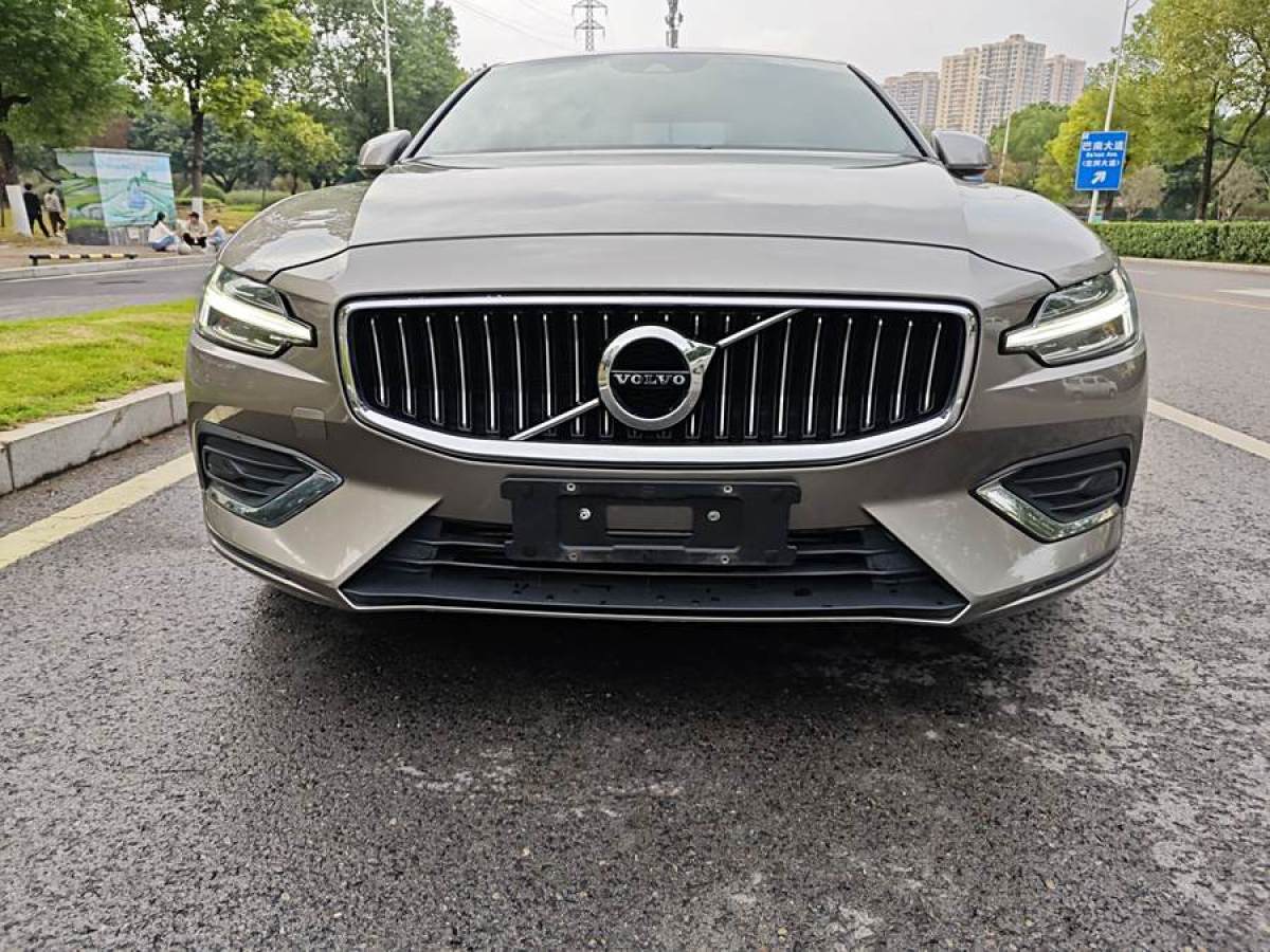 沃爾沃 S60L  2021款 T4 智逸豪華版圖片