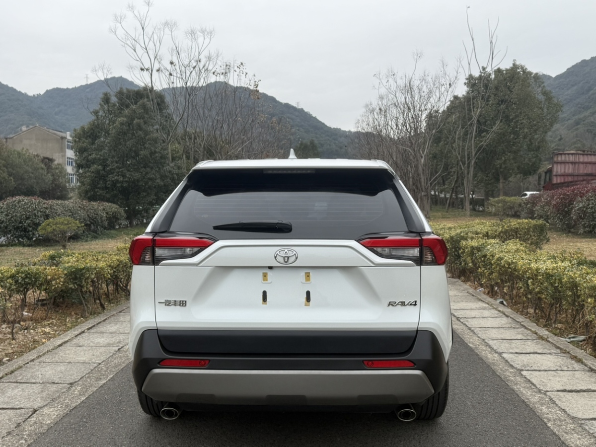 豐田 RAV4榮放  2023款 2.0L CVT兩驅(qū)風(fēng)尚版圖片