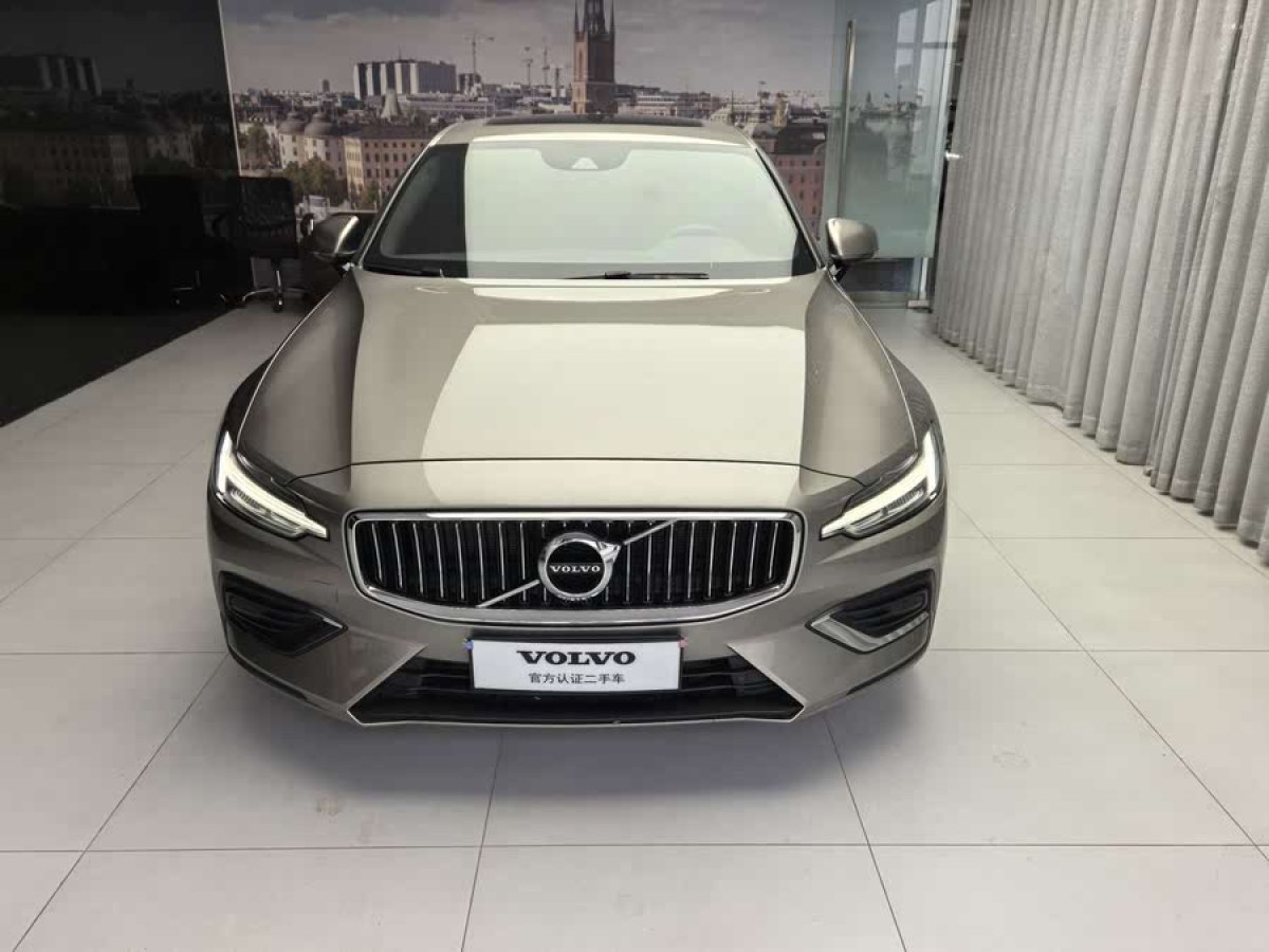 沃爾沃 S60L  2021款 T4 智逸豪華版圖片