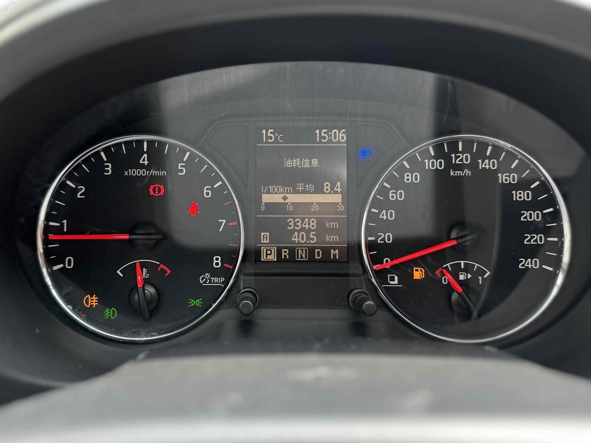 2011年4月日產(chǎn) 奇駿  2010款 2.5L CVT至尊版 4WD