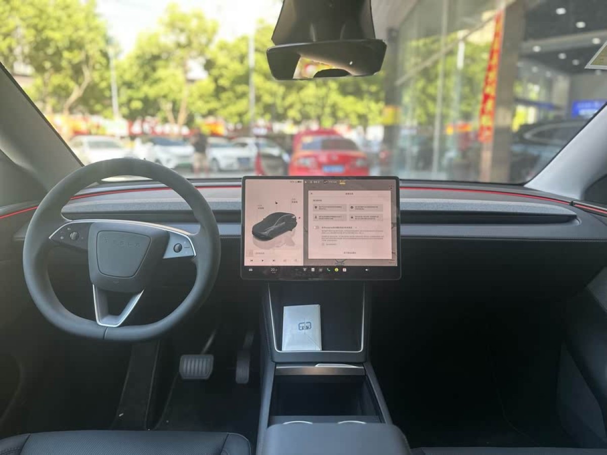 特斯拉 Model Y  2025款 后輪驅(qū)動版圖片