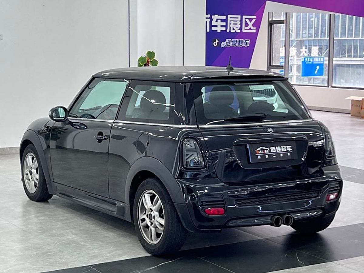 2011年6月MINI COUNTRYMAN  2011款 1.6L ONE