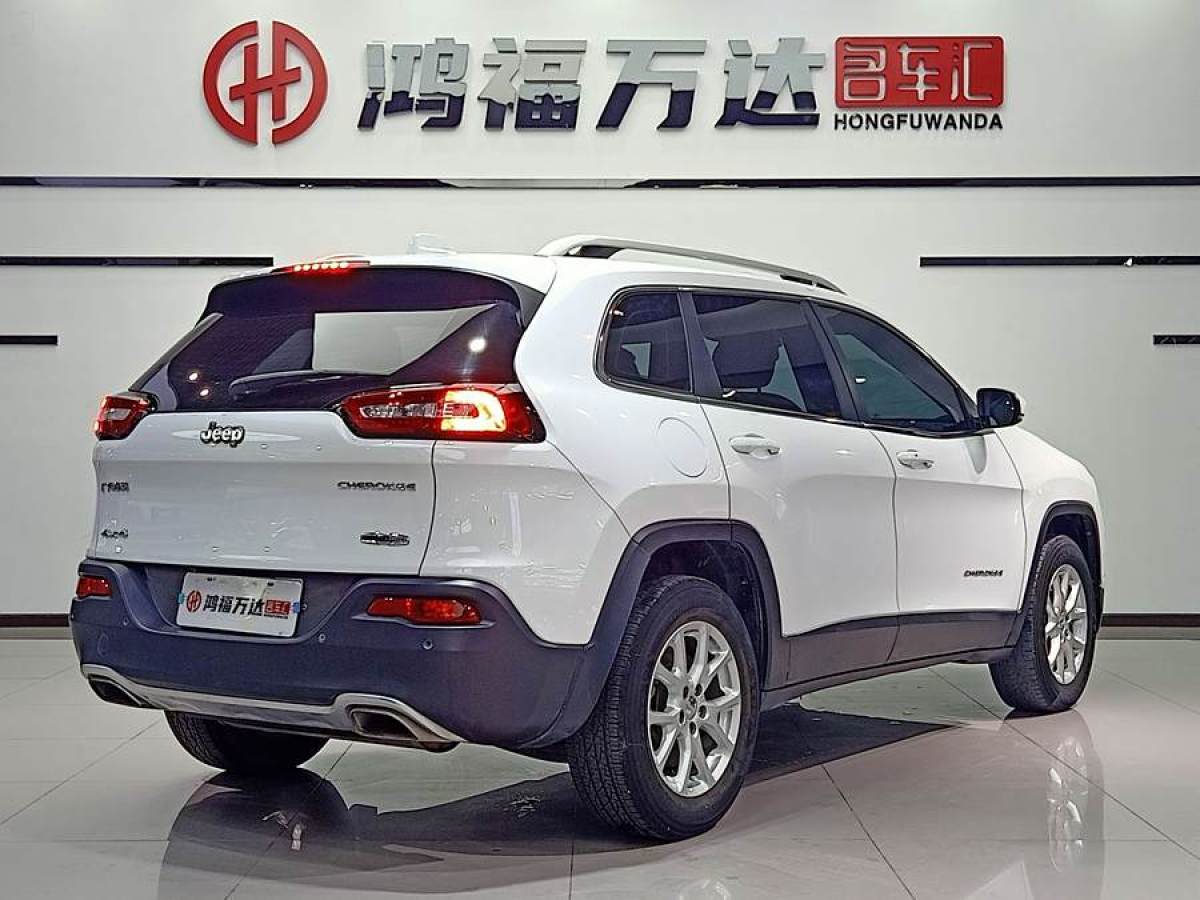 Jeep 自由光  2016款 2.4L 專業(yè)版圖片