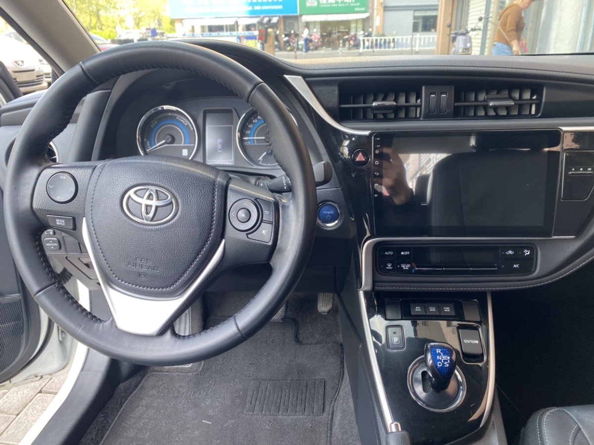 2018年8月丰田 卡罗拉  2017款 改款双擎 1.8L E-CVT精英版