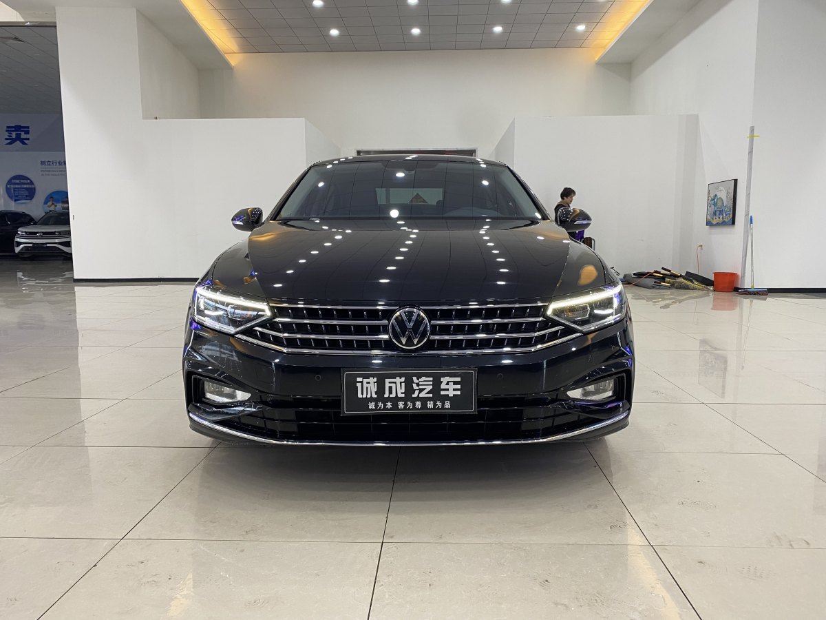 大眾 邁騰  2023款 200萬輛紀念版 330TSI DSG領(lǐng)先型圖片