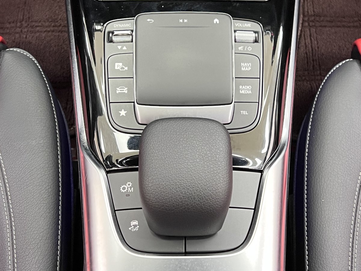 2022年1月奔馳 奔馳A級(jí)AMG  2020款 AMG A 35 4MATIC