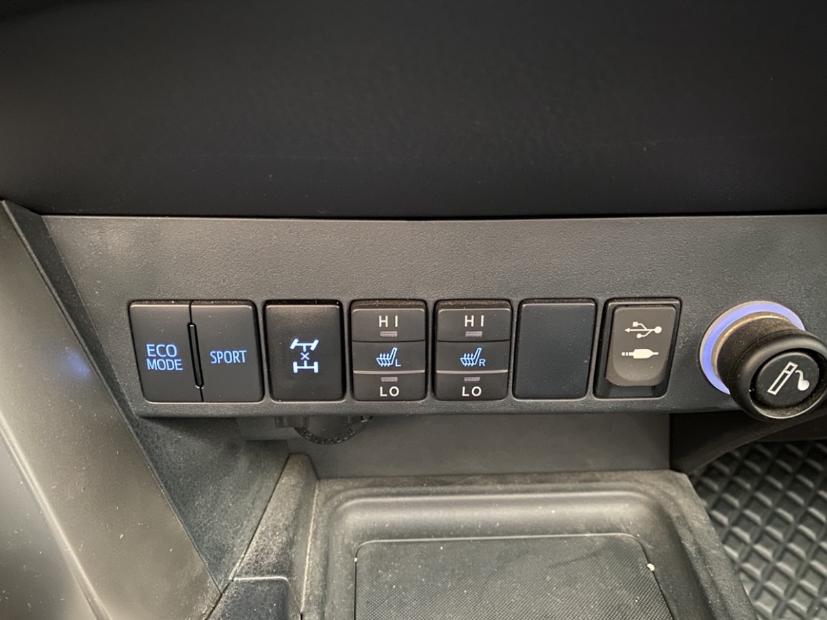 豐田 RAV4榮放  2015款 2.5L 自動四驅(qū)精英版圖片
