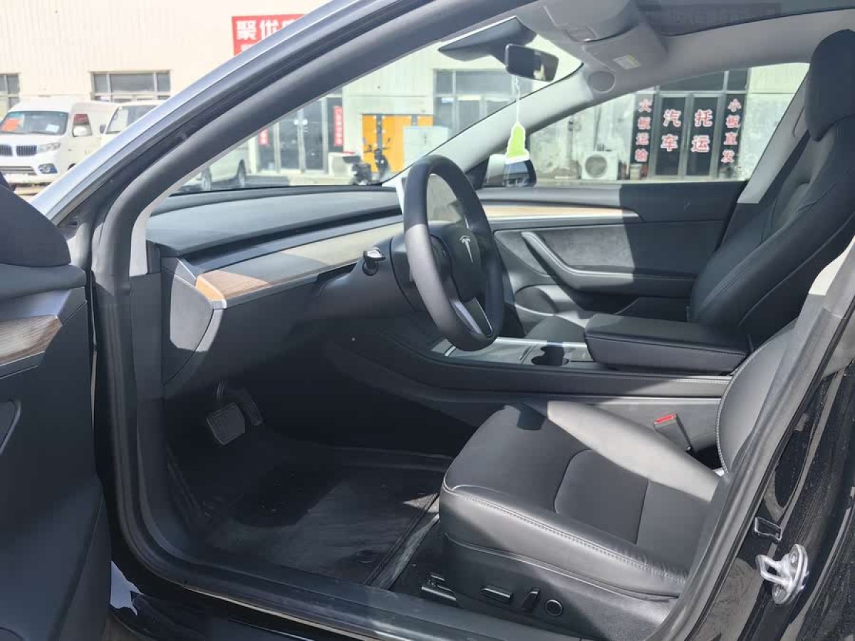 特斯拉 Model 3  2022款 后輪驅(qū)動版圖片