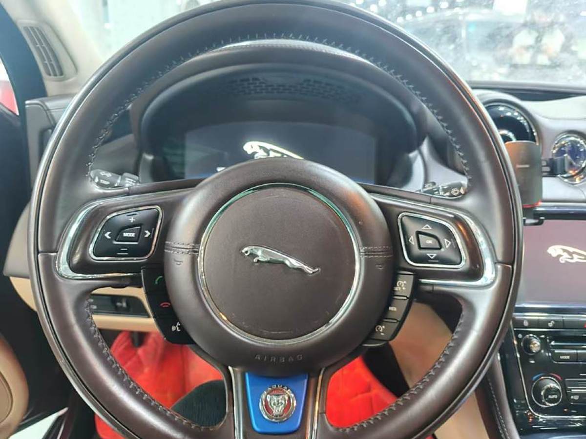 捷豹 XJ  2012款 XJL 3.0 全景商務(wù)版圖片