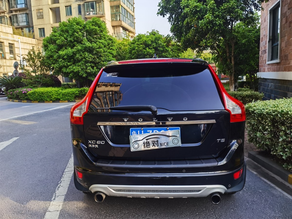 沃爾沃 XC60  2011款 2.0T R-Design 個(gè)性運(yùn)動(dòng)版圖片