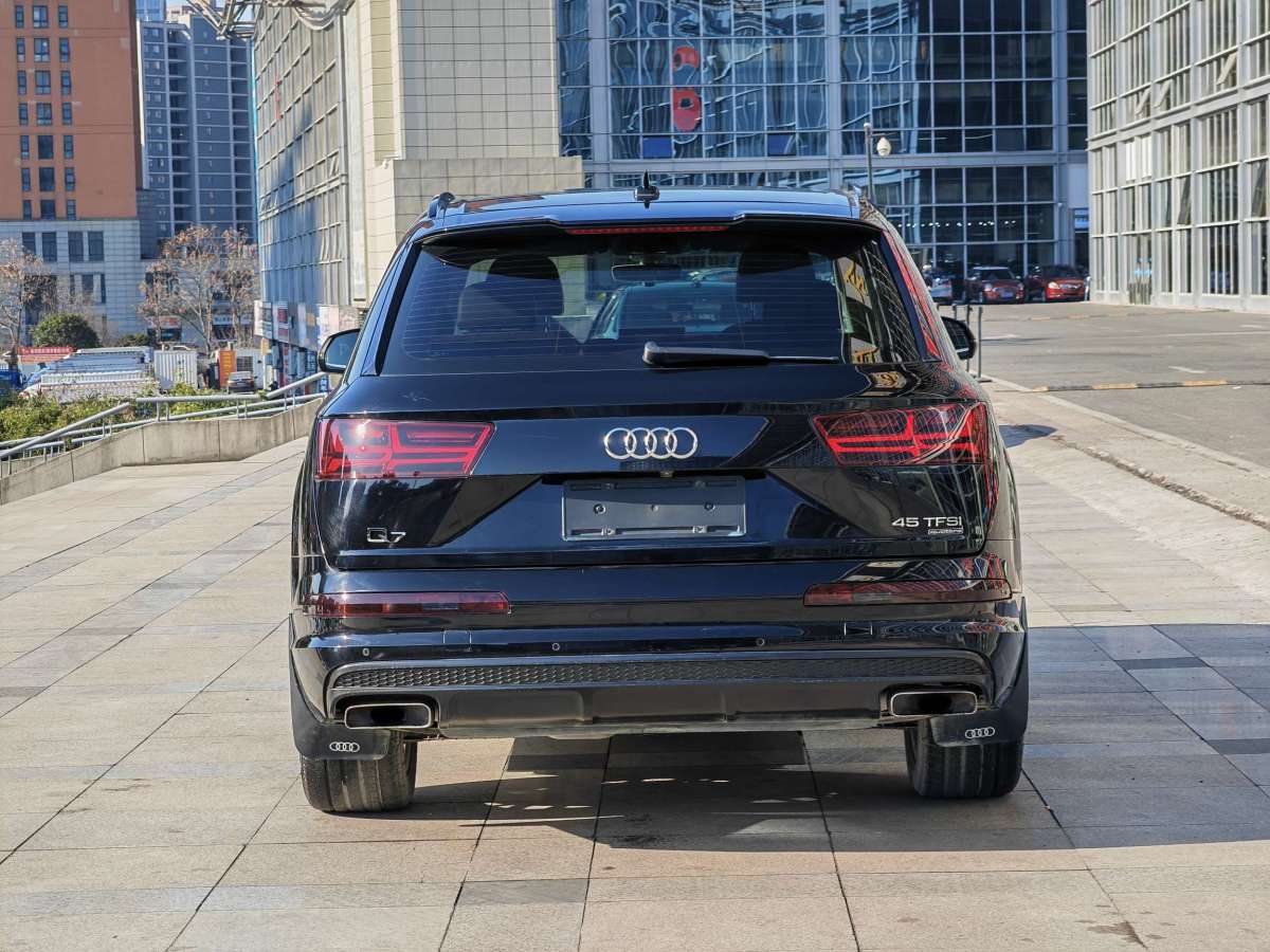 奧迪 奧迪Q7  2016款 45 TFSI S line運(yùn)動(dòng)型圖片