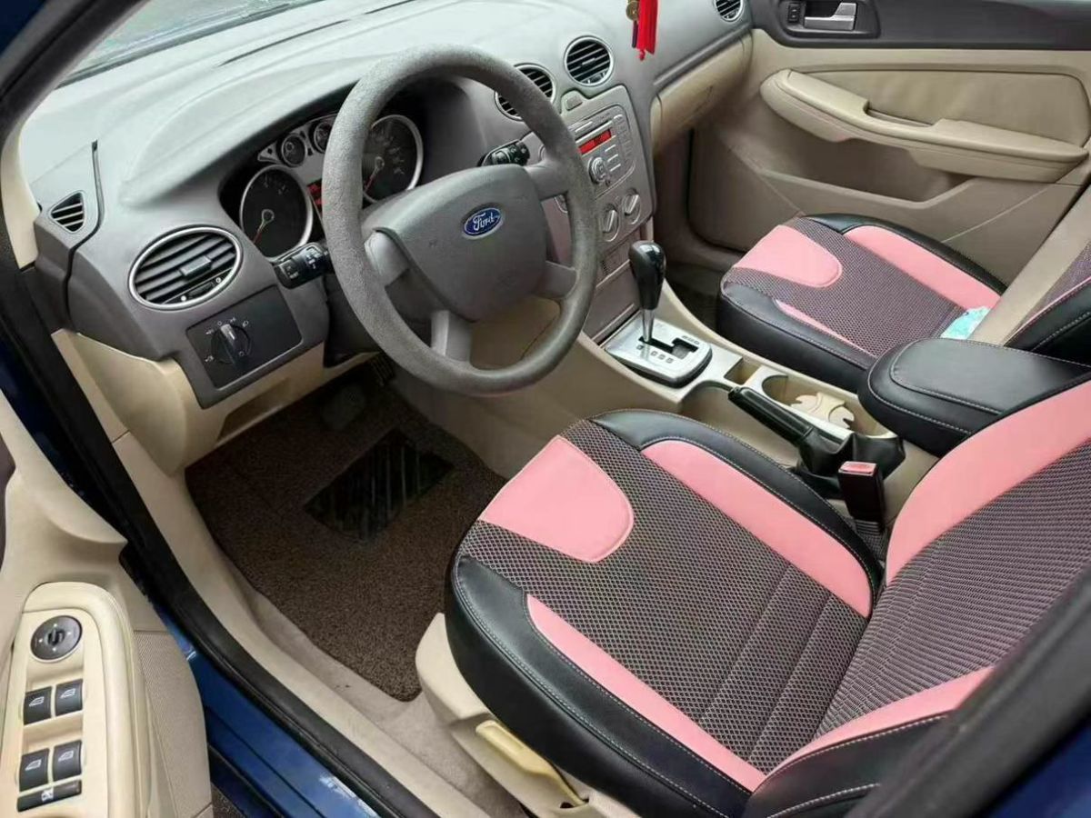 福特 福克斯  2013款 2.0T ST 標(biāo)準(zhǔn)版圖片