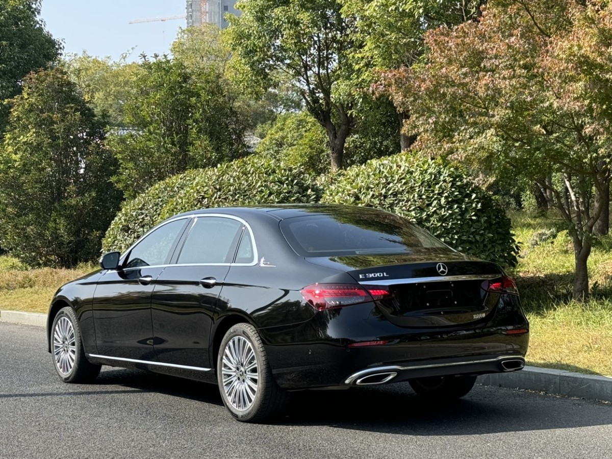 奔馳 奔馳E級(jí)  2022款 E 300 L 豪華型圖片