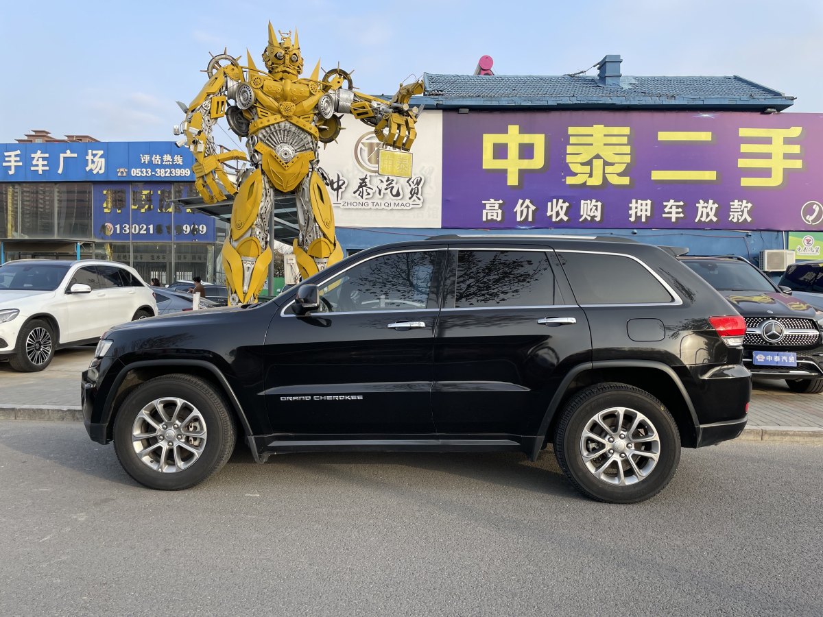 2014年7月Jeep 大切诺基  2014款 3.0L 舒享导航版