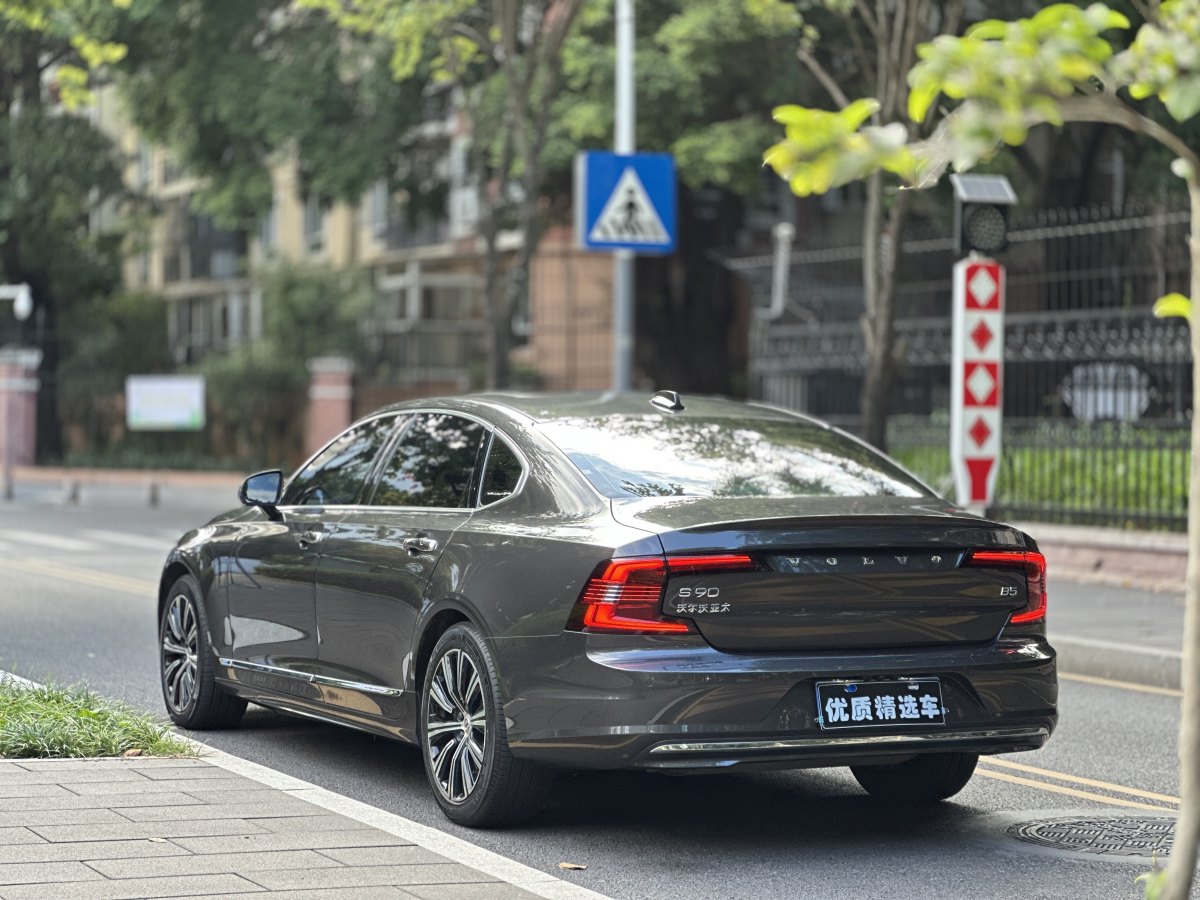 沃爾沃 S90  2021款 B5 智逸豪華版圖片