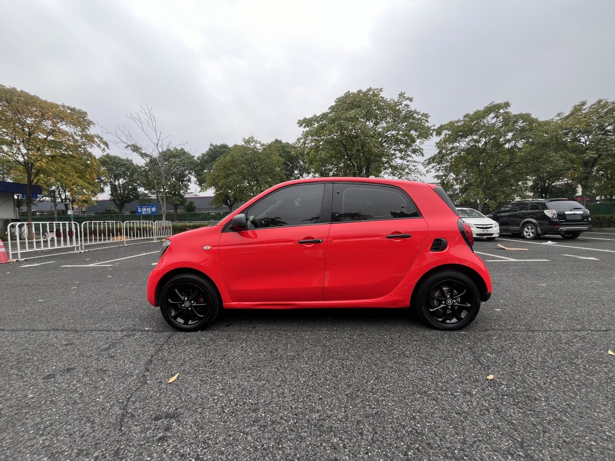 smart forfour  2016款 1.0L 52千瓦靈動版圖片