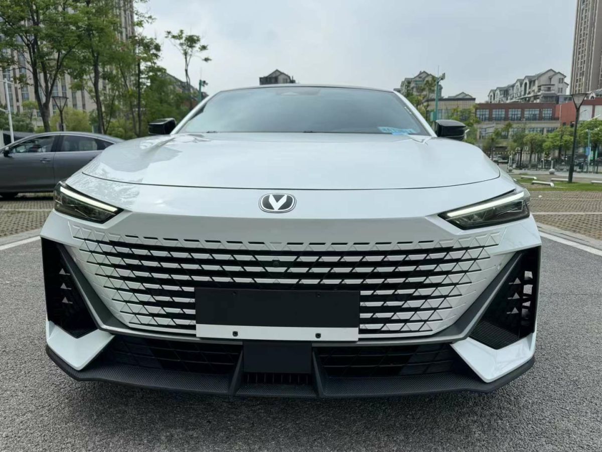 長(zhǎng)安 CS85 COUPE  2023款 2.0T 自動(dòng)尊貴型圖片