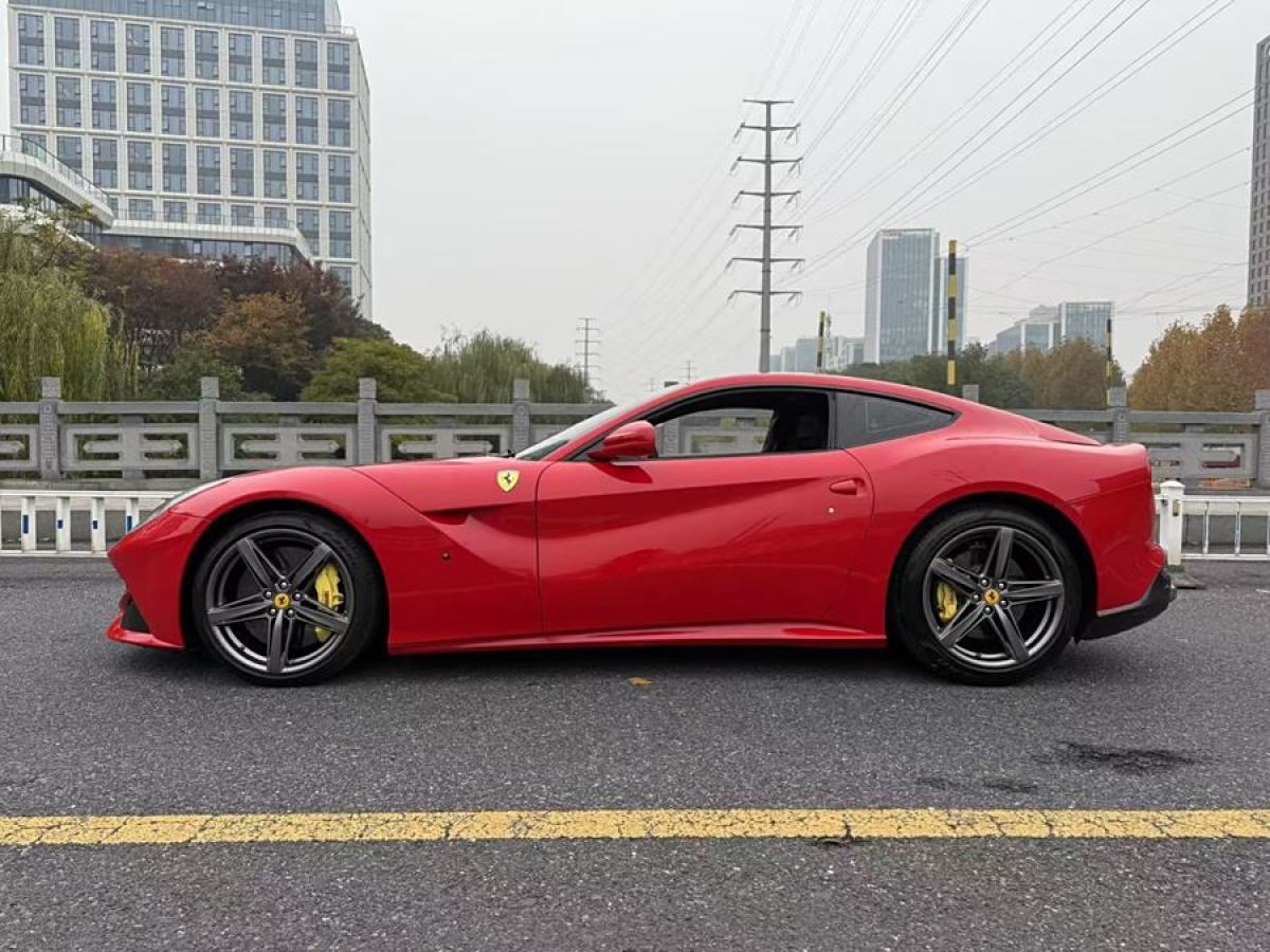 法拉利 F12berlinetta  2013款 6.3L 標準型圖片