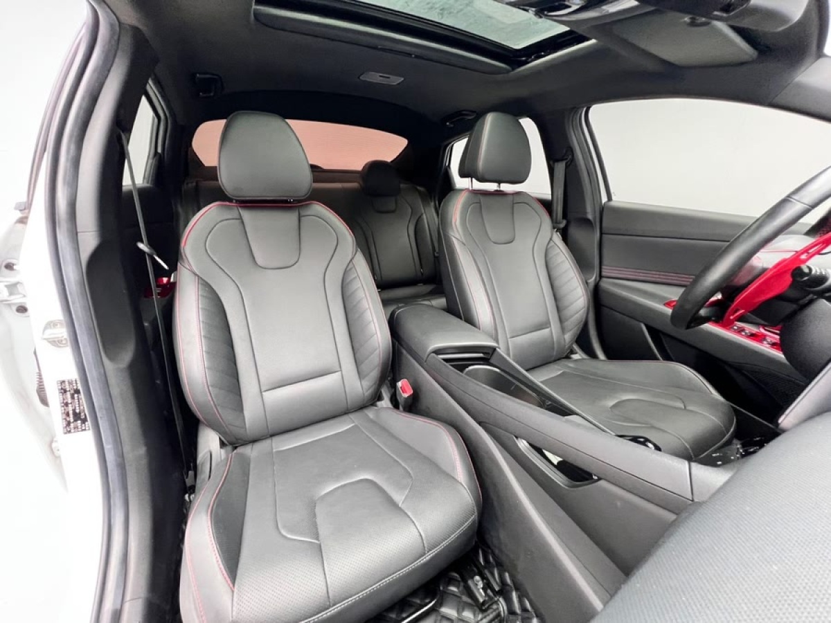 現(xiàn)代 伊蘭特  2023款 240TGDi DCT N Line LUX尊貴版圖片