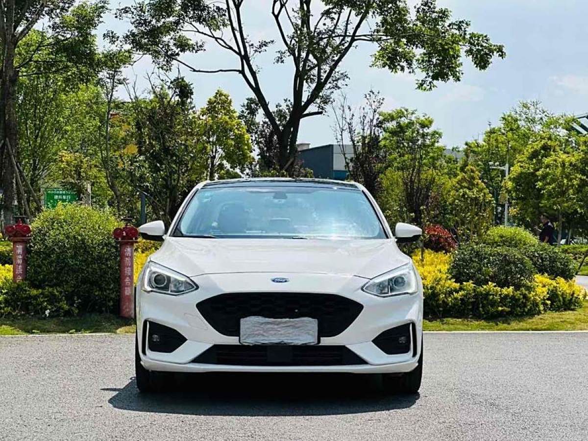 福特 ?？怂? 2020款 三廂 EcoBoost 180 自動鋒潮型圖片