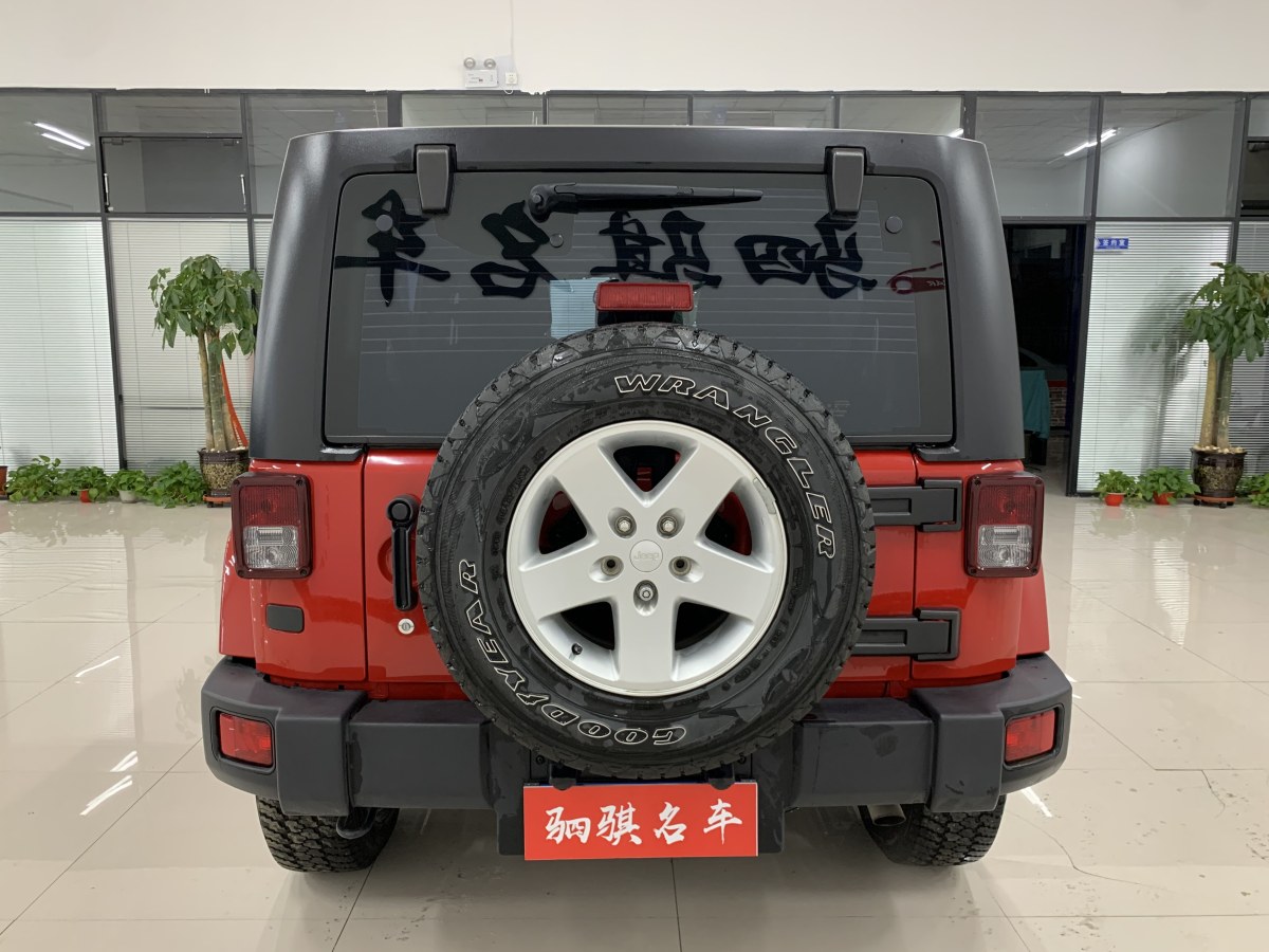 Jeep 牧馬人  2014款 3.0L Sahara 四門版圖片