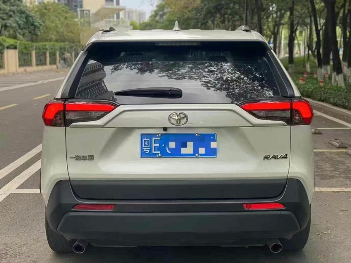 豐田 RAV4榮放  2022款 2.0L CVT兩驅(qū)尊貴版圖片