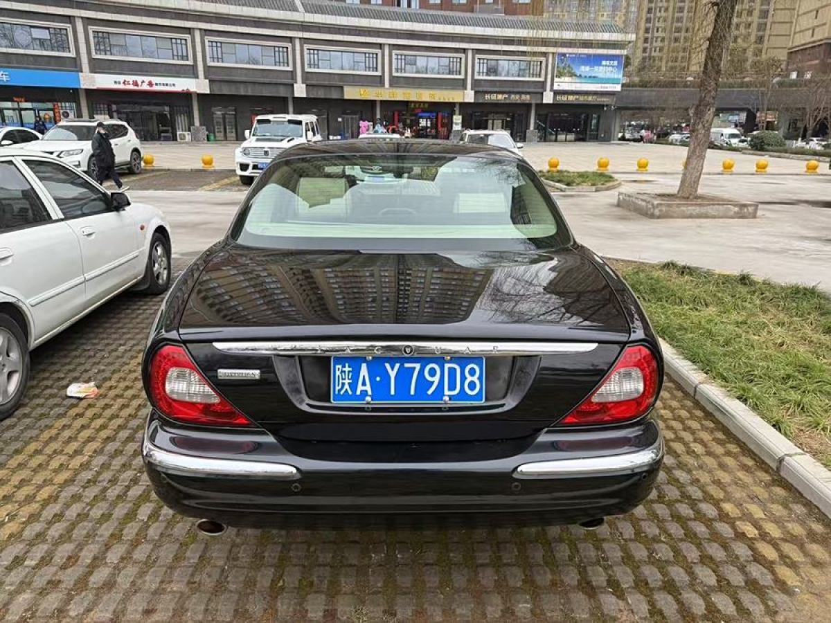 捷豹 XJ  2007款 XJ6L 3.0皇家加長版圖片