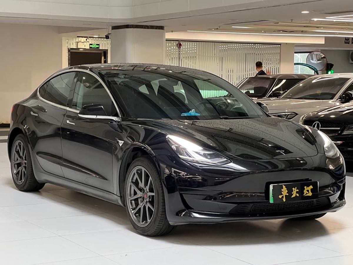 特斯拉 Model 3  2020款 改款 標(biāo)準(zhǔn)續(xù)航后驅(qū)升級版圖片