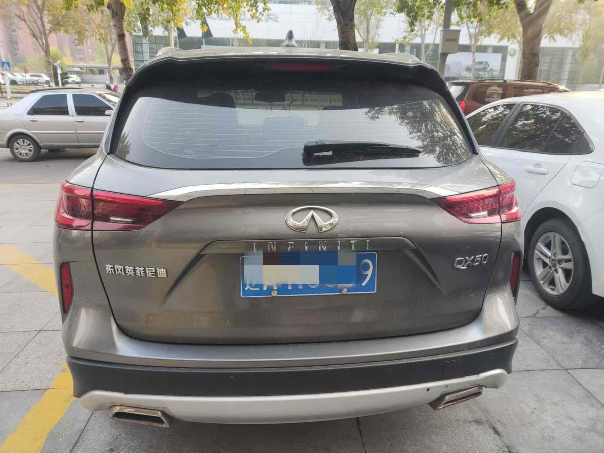 2020年1月英菲尼迪 QX50  2020款 改款 2.0T 兩驅時尚版