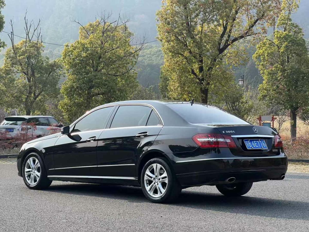 奔馳 奔馳E級  2010款 E 260 L CGI優(yōu)雅型圖片