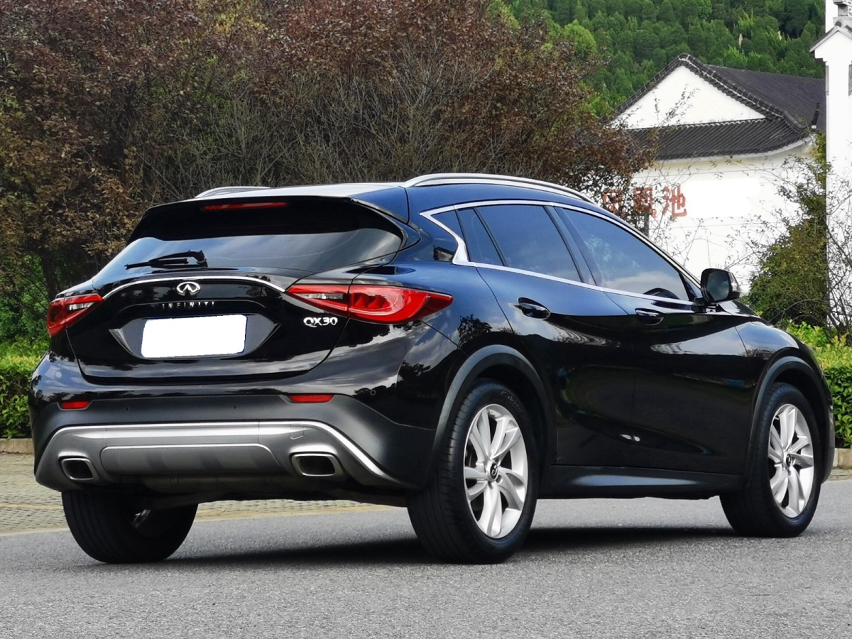 2017年5月英菲尼迪 QX30  2017款 1.6T 兩驅(qū)運動版