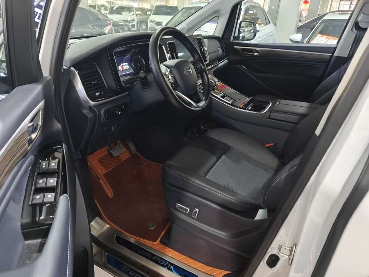 廣汽傳祺 M8  2024款 領(lǐng)秀系列 390T 豪華版圖片