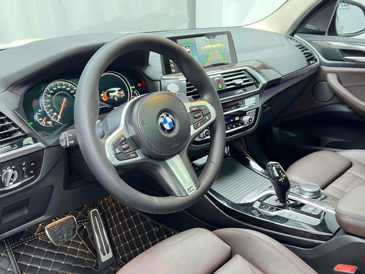 寶馬 寶馬X3  2019款  xDrive30i 領(lǐng)先型 M運(yùn)動(dòng)套裝圖片