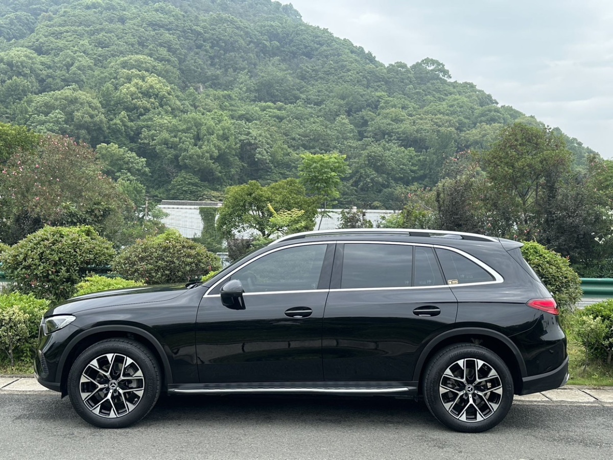 奔馳 奔馳GLC  2023款 GLC 260 L 4MATIC 動(dòng)感型 5座圖片