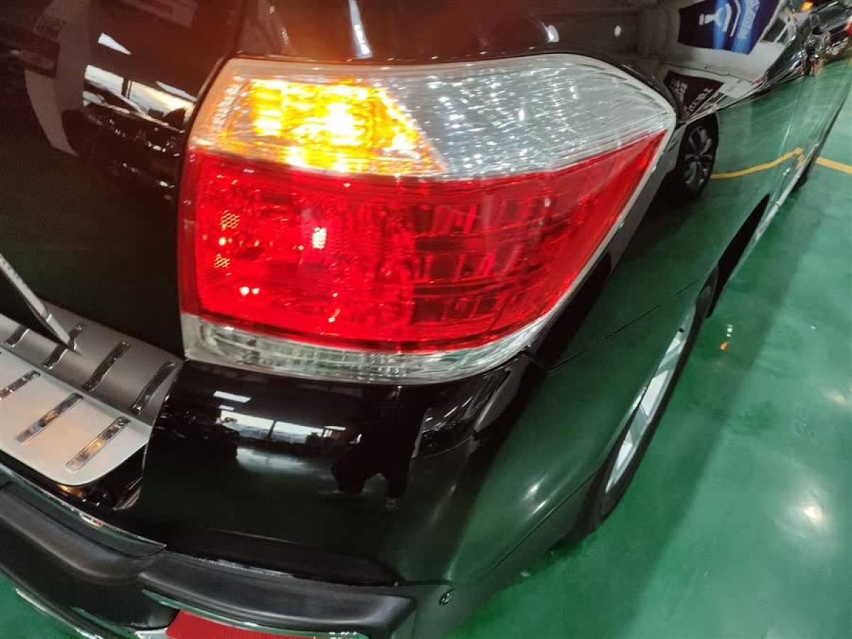 豐田 漢蘭達(dá)  2012款 2.7L 兩驅(qū)5座精英版圖片
