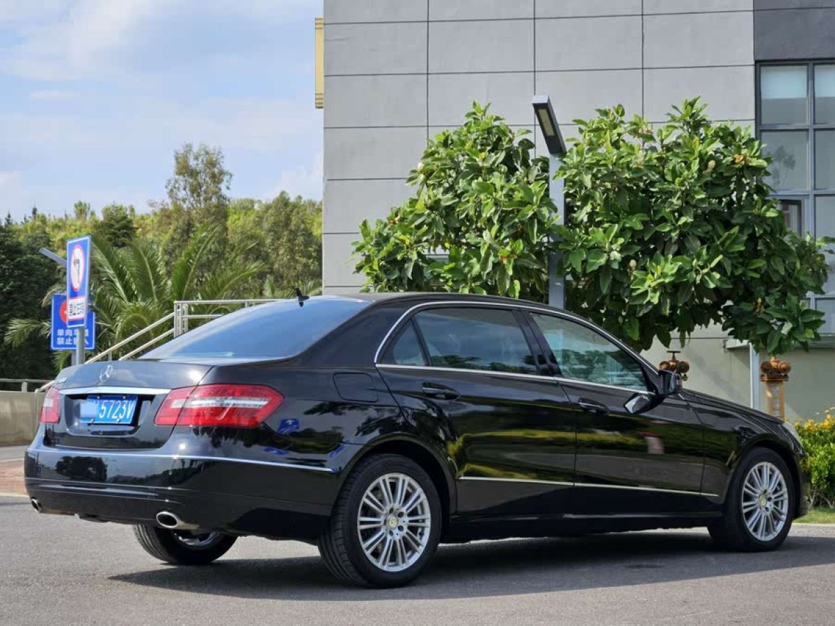 奔馳 奔馳E級  2011款 E 300 L 優(yōu)雅型圖片