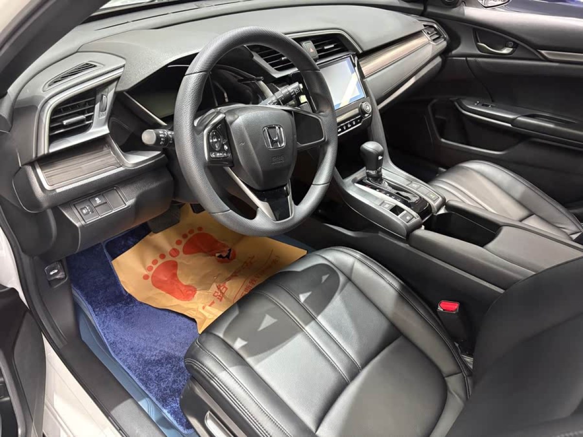 本田 思域  2021款 HATCHBACK 220TURBO CVT潮酷控圖片