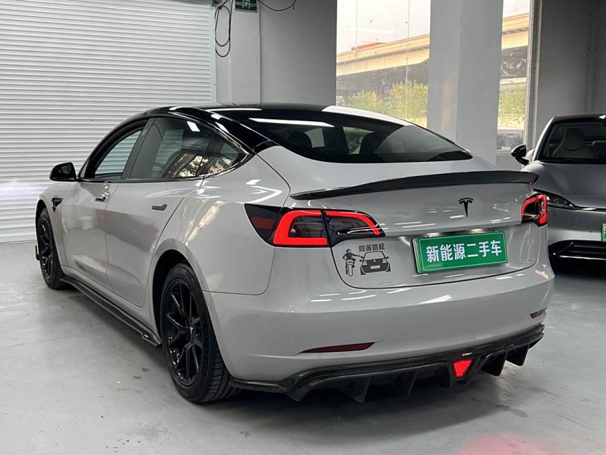 特斯拉 Model Y  2020款 改款 標(biāo)準(zhǔn)續(xù)航后驅(qū)升級(jí)版圖片