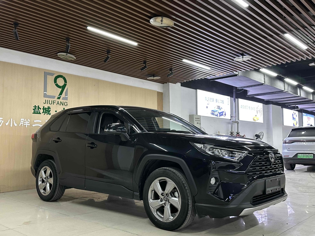 豐田 RAV4  2018款 榮放 2.0L CVT兩驅(qū)風(fēng)尚版圖片