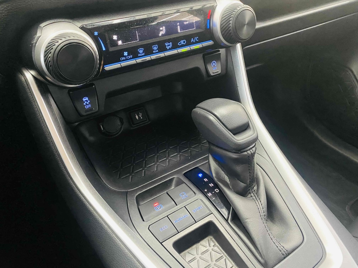 2020年9月丰田 RAV4  2018款 荣放 2.0L CVT两驱都市版