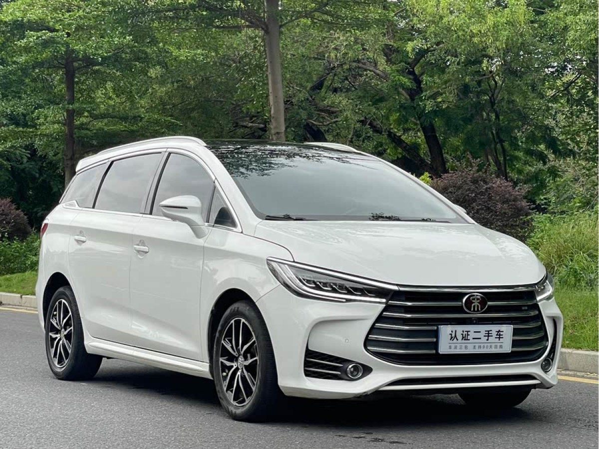 比亞迪 宋MAX  2017款 1.5T 自動(dòng)智聯(lián)尊貴型 7座圖片