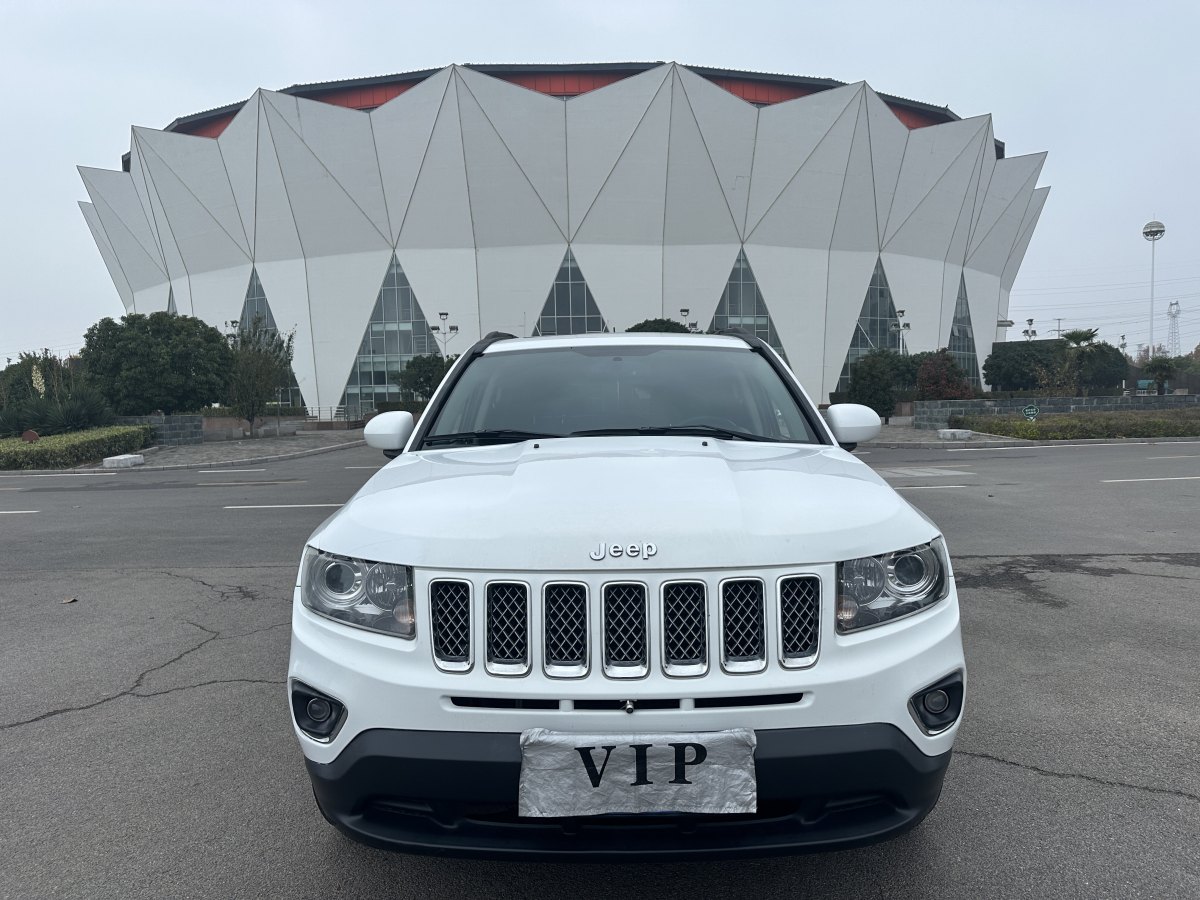 Jeep 指南者  2014款 2.0L 兩驅運動版圖片