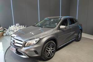 奔驰GLA 奔驰 GLA 220 4MATIC 时尚型