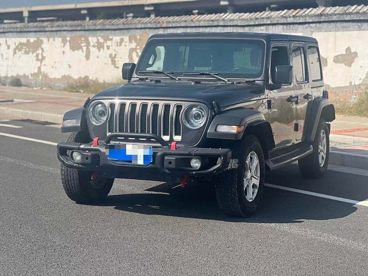 2020年5月Jeep 牧馬人  2019款 2.0T Sahara 四門炫頂版 國VI